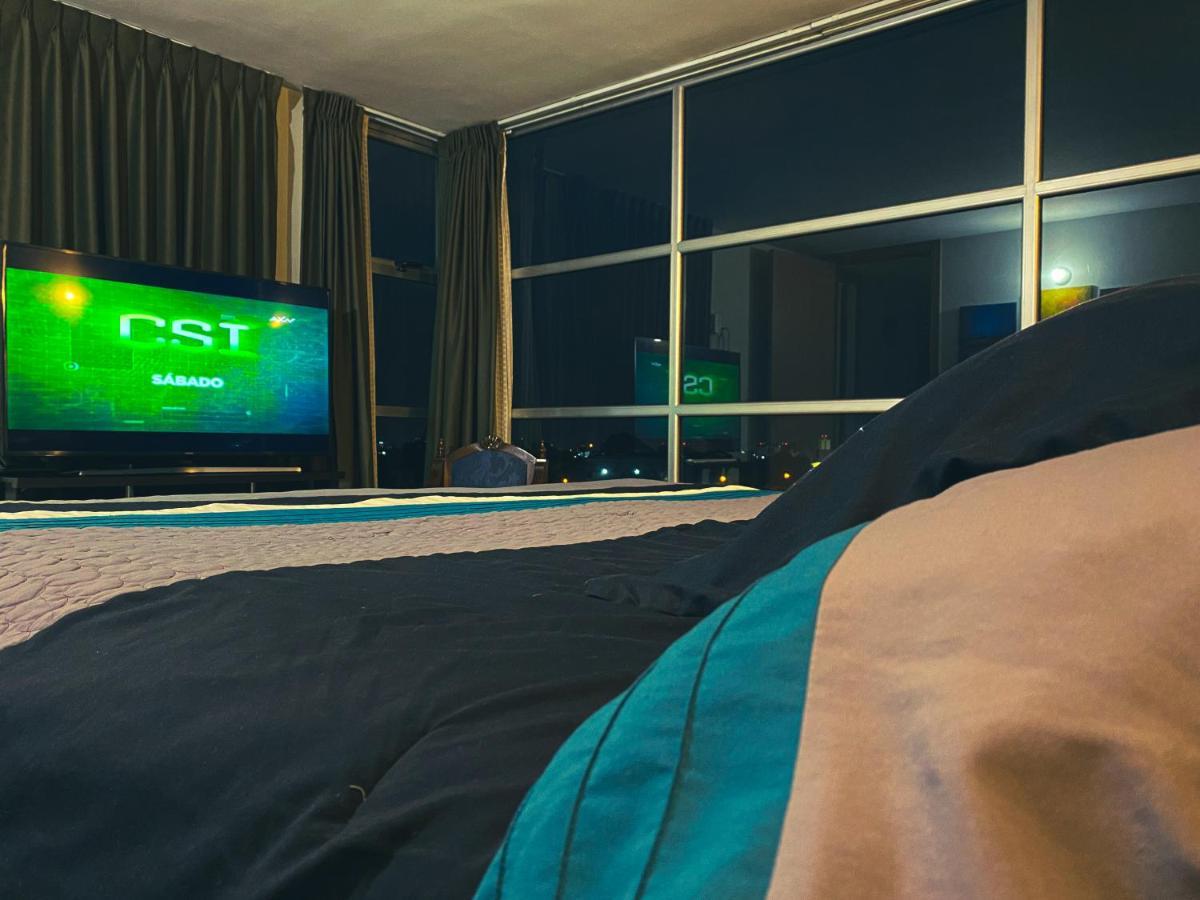 2 Rooms, 1 King Size bed, 64 Smart HDTV Guatemala-Stadt Exterior foto